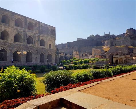 Der Golconda Fort: Ein imposantes Zeugnis der Vergangenheit und ein Paradies für Architekturliebhaber!