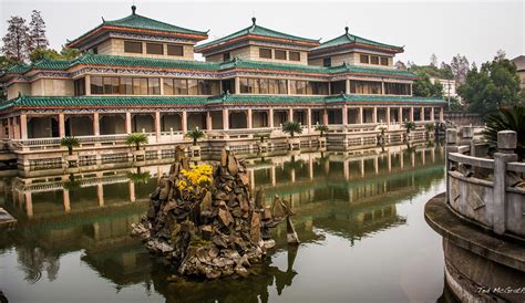 Der Jingzhou Museum - Ein Fenster in die Vergangenheit und ein Ort der kulturellen Entdeckungen!