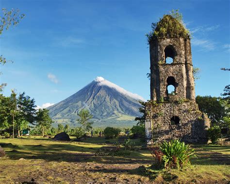 Die Mayon Volcano: Ein majestätischer Vulkan mit atemberaubender Aussicht!